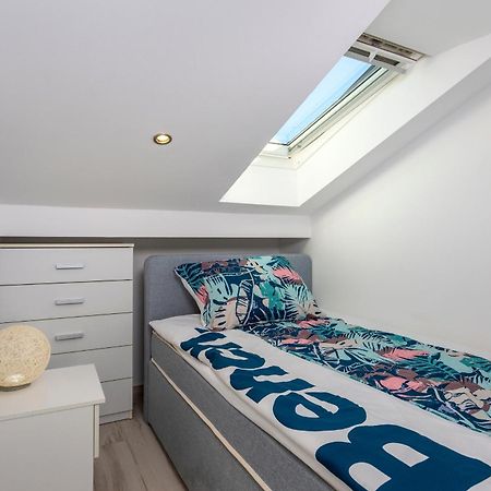 Apartments By The Sea Njivice, Krk - 5295 Exterior foto