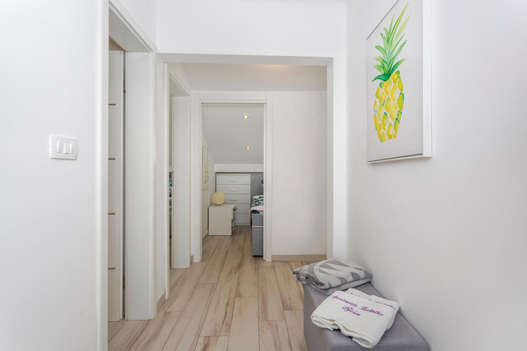 Apartments By The Sea Njivice, Krk - 5295 Exterior foto