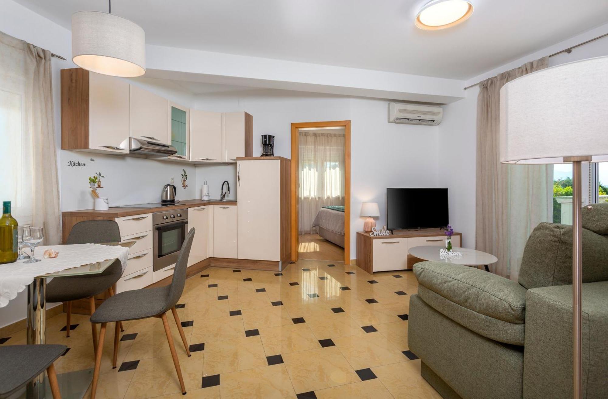 Apartments By The Sea Njivice, Krk - 5295 Exterior foto